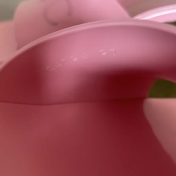 Gucci - Picture 3 of 4